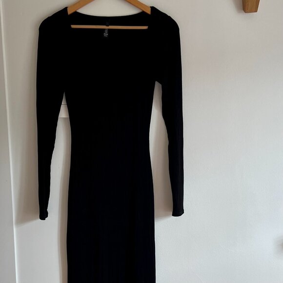 SKIMS Iconic Lounge dress β Square Neck β US Size 8-10 - Picture 9 of 9